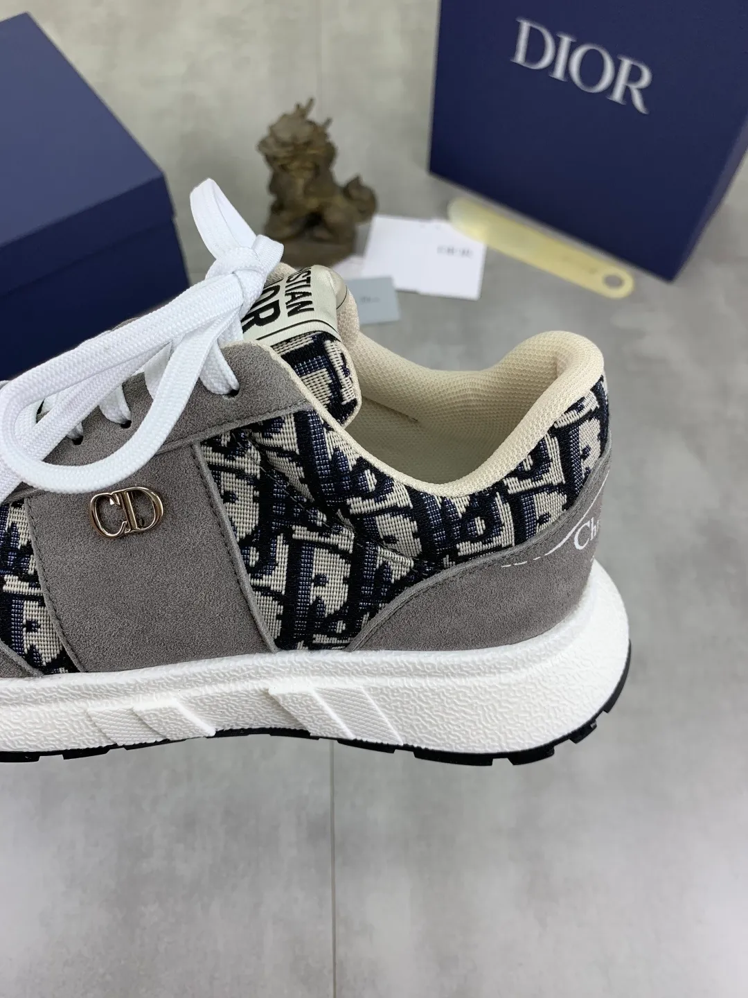 Men's Men's Shoes💰P440💰[New Style]🆘[Dior] 2025 Dior Original Lace-up Low-top Men's Shoes Classic casual shoes 🔥This model is the official classic model, with high quality and made by famous original designers. It is made of high-quality cowhide with original materials➕comfortable and breathable mesh lining➕pigskin insole. The perfect last shape and generous and fashionable design have attracted many consumers and are suitable for drivers to drive🚗. What you want is the best quality in the market. Color: seven colors. Code number: 38--44 (45 46 customized)